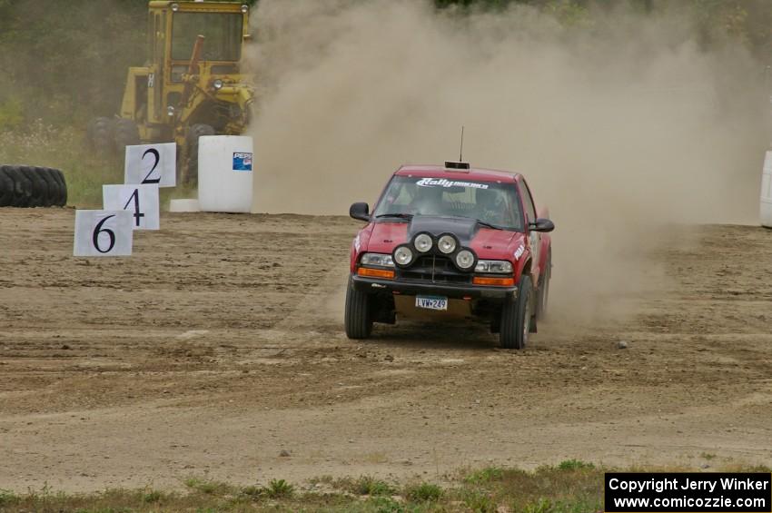 Jim Cox / Brent Carlson Chevy S-10 makes its way onto the track on SS1 at Bemidji Speedway.