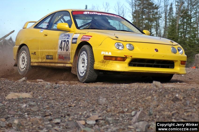 Evan Moen / Dan Victor in their Acura Integra Type-R on SS1.