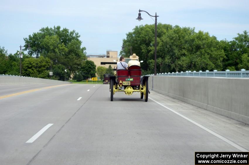 Gene Grengs' 1910 Stanley Steamer crosses the Camden bridge