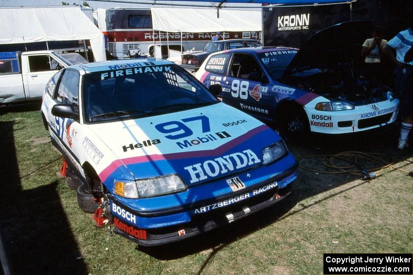 Dan Hillenbrand / Bill Artzberger Honda CRX Si and Scott Kronn / Bob Roth Honda Civic Si in the paddock