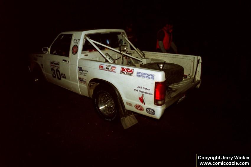 John Daubenmier / Stan Rosen Chevy S-10 leaves the start of SS5, Passmore Lake.