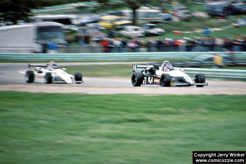 Lee Perkinson's Ralt RT-5 holds off Byron Payne's Ralt RT-5