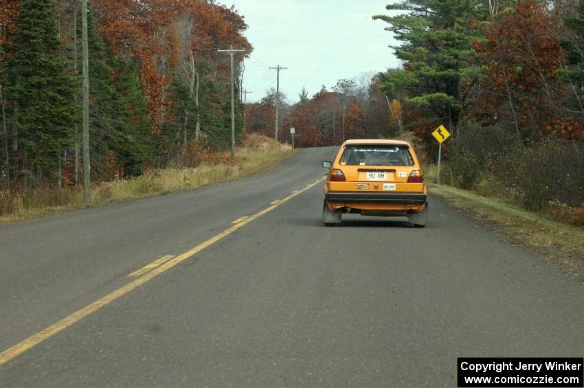 Following the transiting Chad Eixenberger / Jay Luikart VW Golf toward the Delaware Mine stage, SS11.(1)