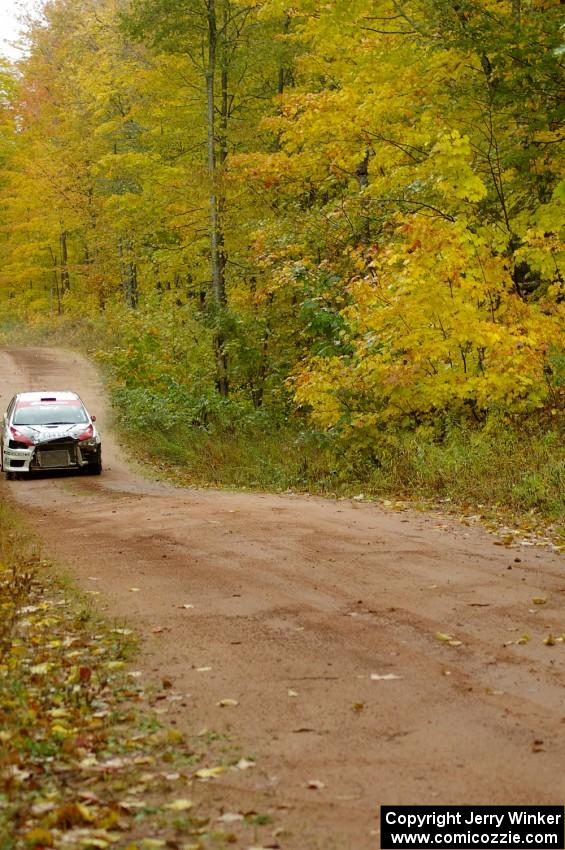 Antoine L'Estage / Nathalie Richard come into the flying finish of Gratiot Lake, SS10, in their Mitsubishi Lancer Evo X.