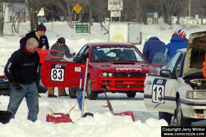 Mark Utecht / Jay Luehmann Subaru Impreza and Carl Siegler / David Goodman / Dan Drury Subaru Legacy at the driver's change.