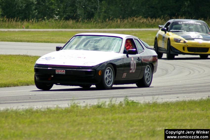 Randy Van de Loo's ITS Porsche 944 and Jerry Wannarka's Touring 3 Honda S2000