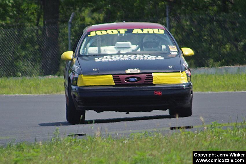 URA Tool Motorsports Ford Taurus SHO