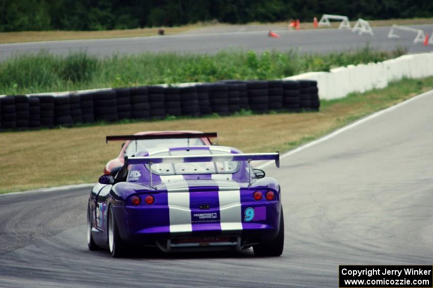 Ken Olson's SPO Panoz Esperante chases Doug Sherwood's GT-3 Mazda RX-7