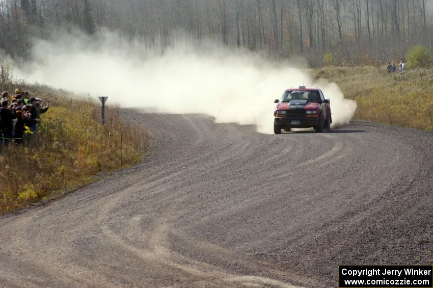 Jim Cox / Dan Drury in their Chevy S-10 on SS1 (Green Acres I)