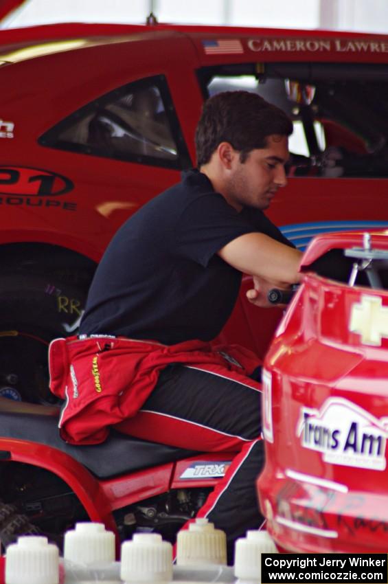 Cameron Lawrence relaxes before the start