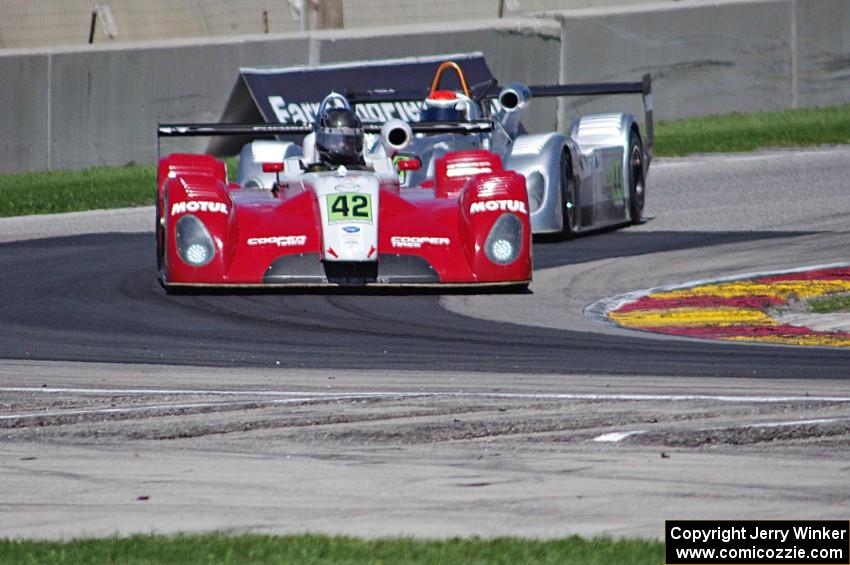 Jim Garrett's and Richard Fant's Panoz Élan DP-02s