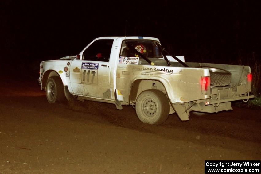 Ken Stewart / Doc Shrader set their Chevy S-10 up for a 90-right on the final stage of the evening.