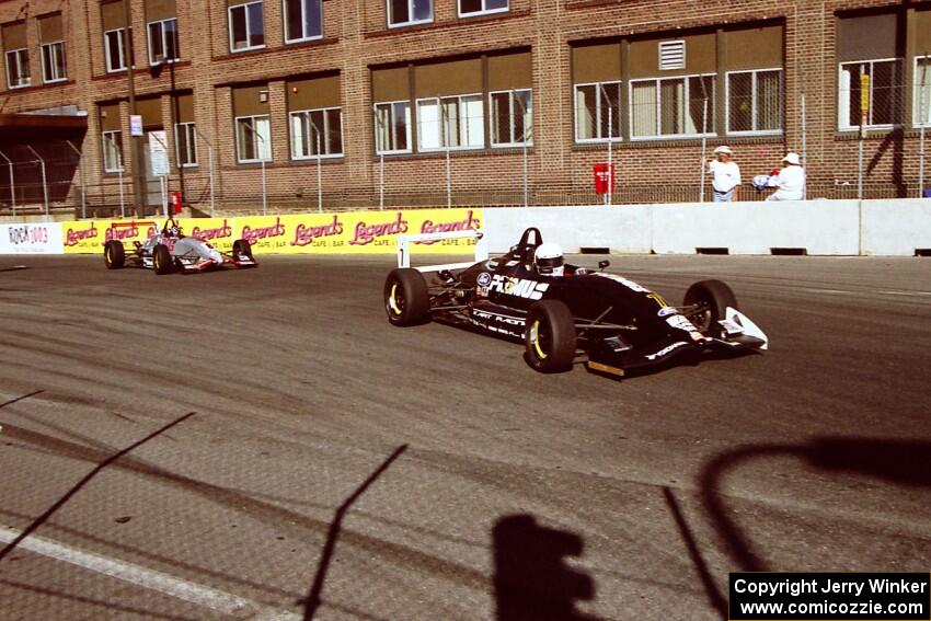 Sam Hornish, Jr.'s Van Diemen RF98 and Mike Johnson's Van Diemen RF98