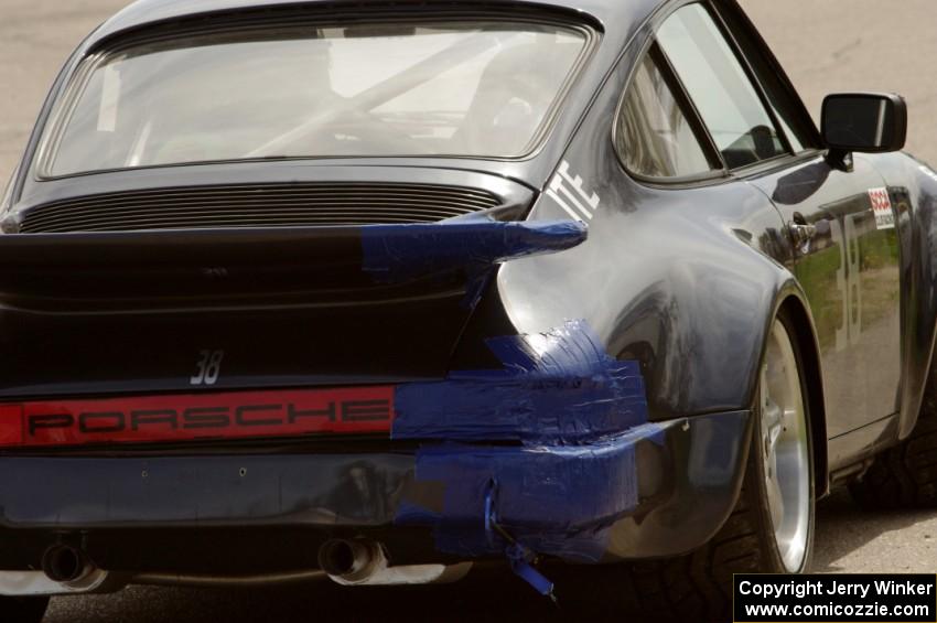 Craig Stephens' ITE-1 Porsche 911 on the pre-grid