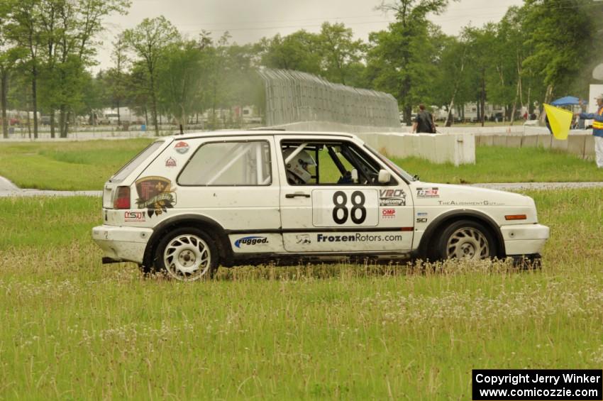 JAB Motorsport VW GTI stops to get back on the track.