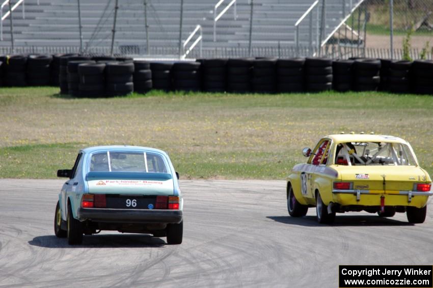 Fart-Hinder Racing SAAB 900S passes Richard Nixon Racing Opel Ascona