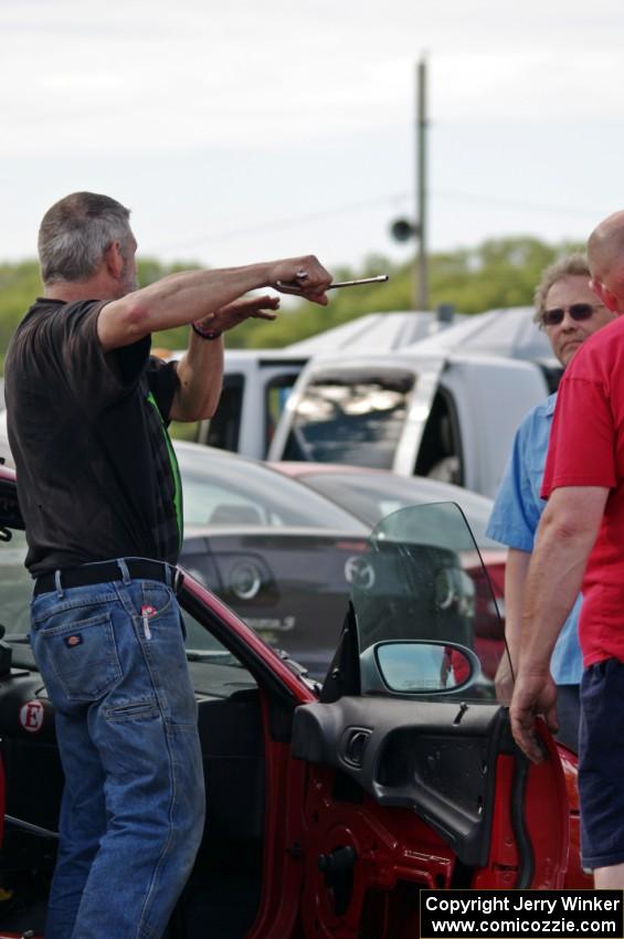 John Glowaski and Greg Youngdahl discuss racing with Mark Utecht