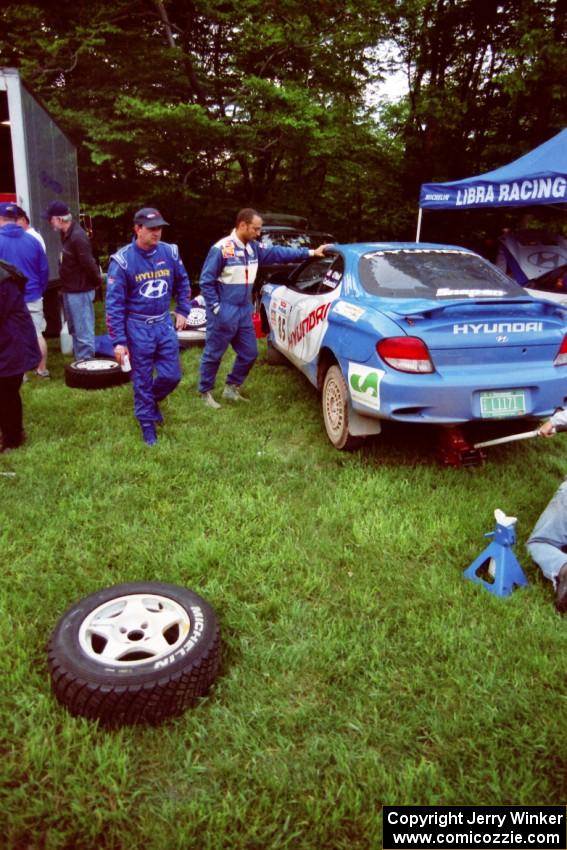 Noel Lawler / Michael Fennell Hyundai Tiburon at Germania service.