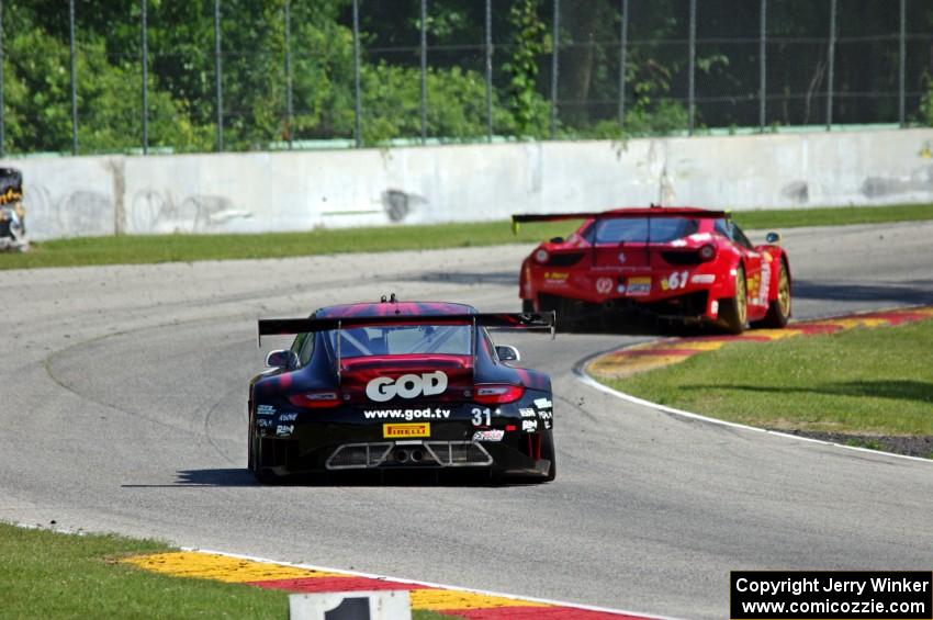 Ryan Dalziel's Porsche 911 GT3R chases Olivier Beretta's Ferrari 458 GT3 Italia