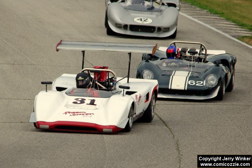 Michael Moss' Lola T-163, Tom Shelton's Lola T-70 Spyder and Farrell Preston's McLaren M1B