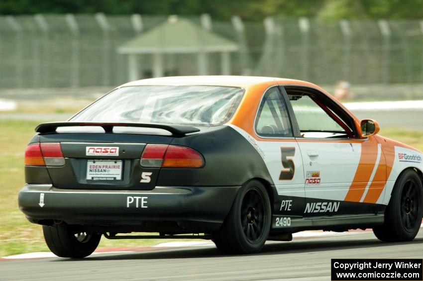 Patrick Price's PTE Nissan 200SX