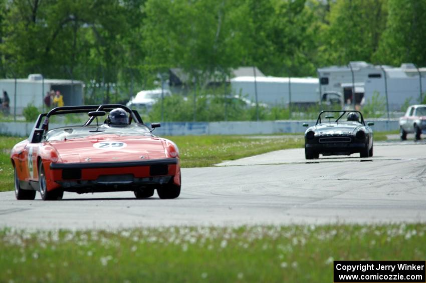 Ben Robertaccio's Porsche 914/6 and Jeff Edington's MGB