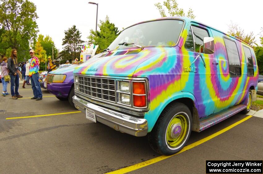 ArtCar - Dodge Ram Van