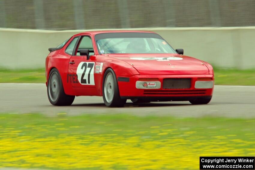 Matt Lawson's ITE-2 Porsche 944 Turbo