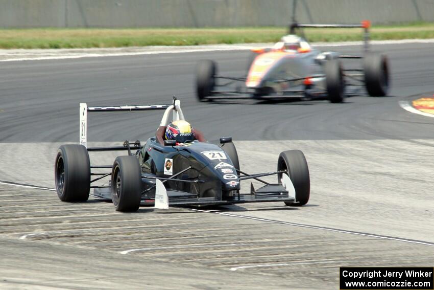 Jordan Lloyd's and Victor Franzoni's Van Diemen Élan DP08s