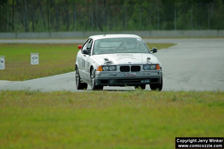 Beat the Devil Racing BMW 325is