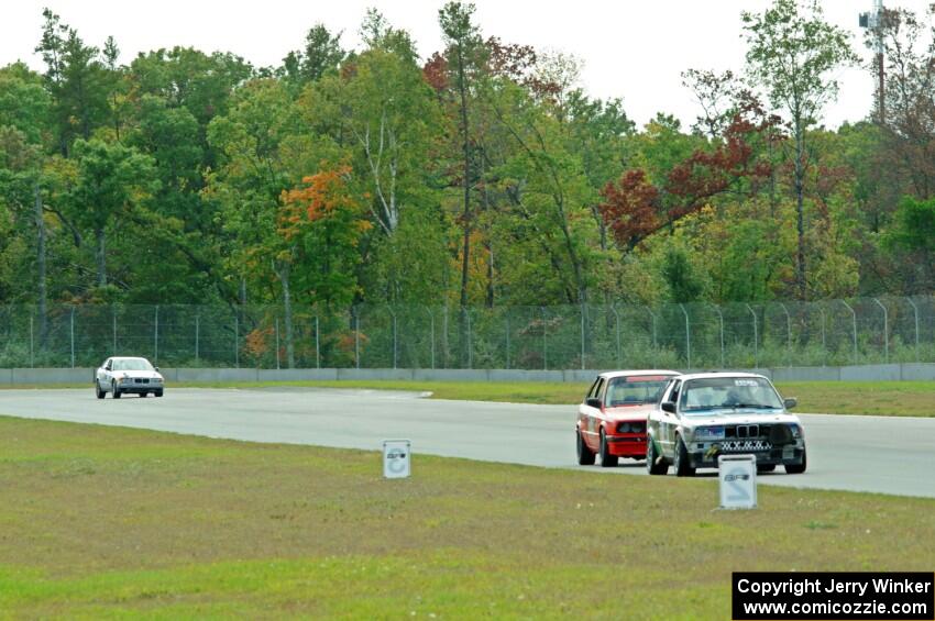 SD Faces BMW 325is, E30 Bombers BMW 325i and Beat the Devil Racing BMW 325is