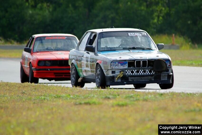 SD Faces BMW 325is and E30 Bombers BMW 325i