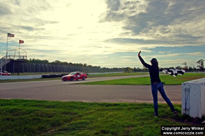 In the Red 1 BMW M3 takes the checkered flag.