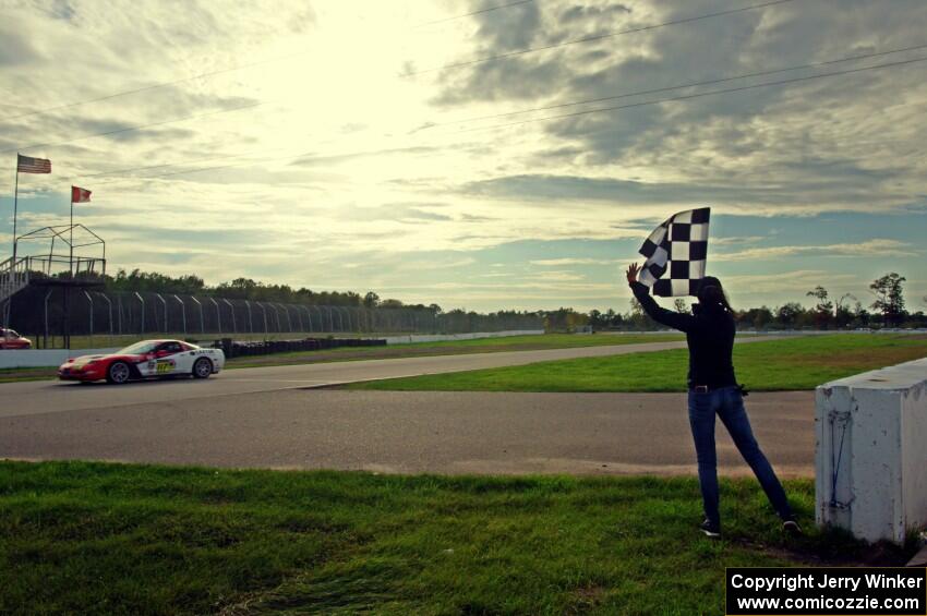 Braunschweig Chevy Corvette takes the checkered flag.