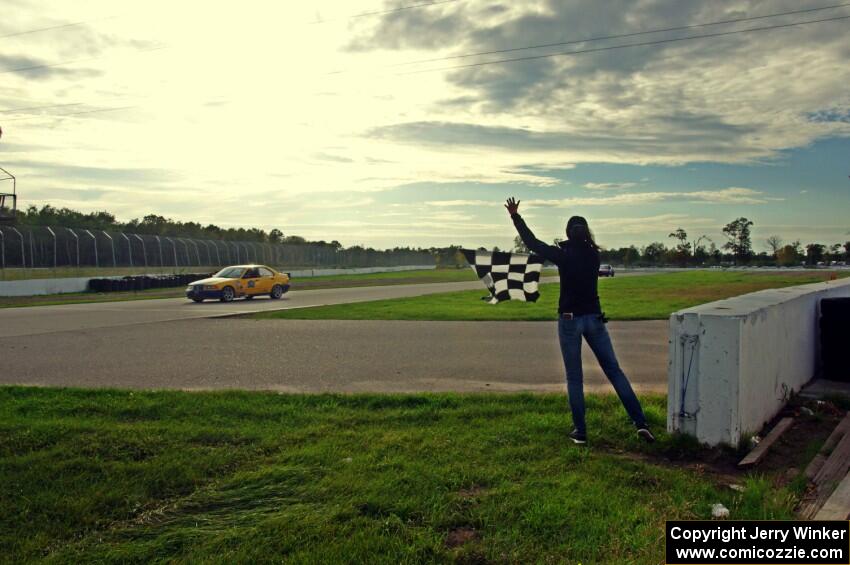 In the Red 2 BMW 325is takes the checkered flag.