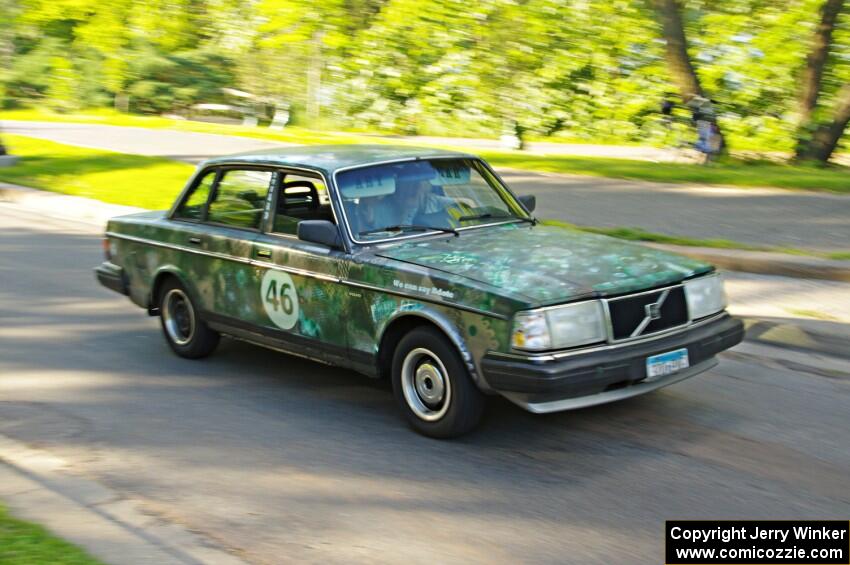 ArtCar 10 - Volvo 240