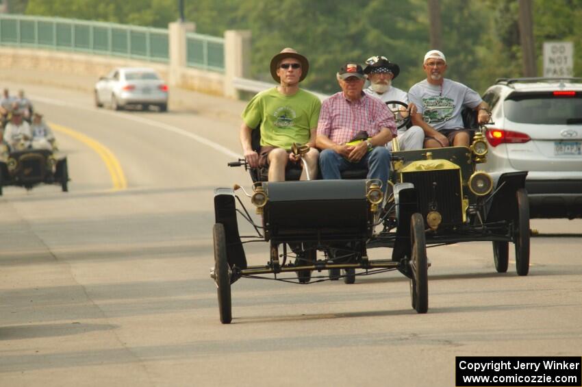 Tim Wiggins' 1903 Oldsmobile and Gregg Lange's 1907 Ford