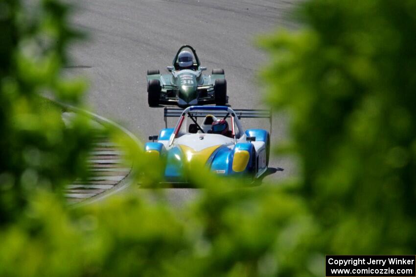 Jose Borrero's P2 Radical SR3 and Steve Jondal's Red Devil JS14 Formula 500