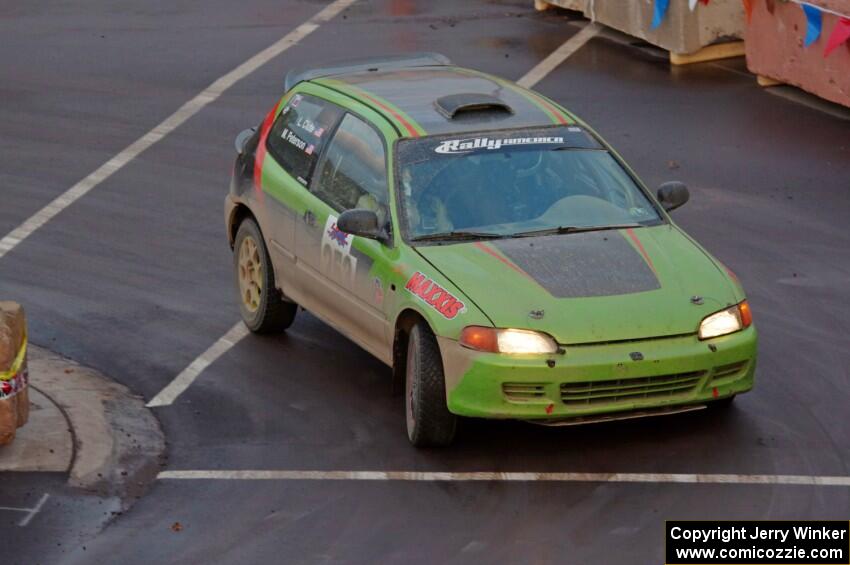 Matt Peterson / Lori Clute Honda Civic on SS15 (Lakeshore Drive).