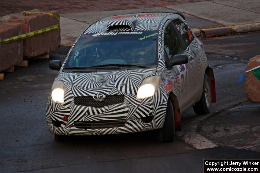 Tracey Gardiner / Rebecca Hall Toyota Yaris on SS15 (Lakeshore Drive).