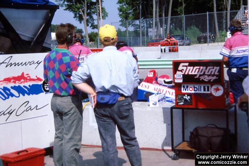 Scott Brayton's Lola T-92/00/Chevy on pit lane during practice.