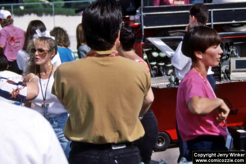 Racer wives: Sandy Andretti on the left; Chris Mears on the right.