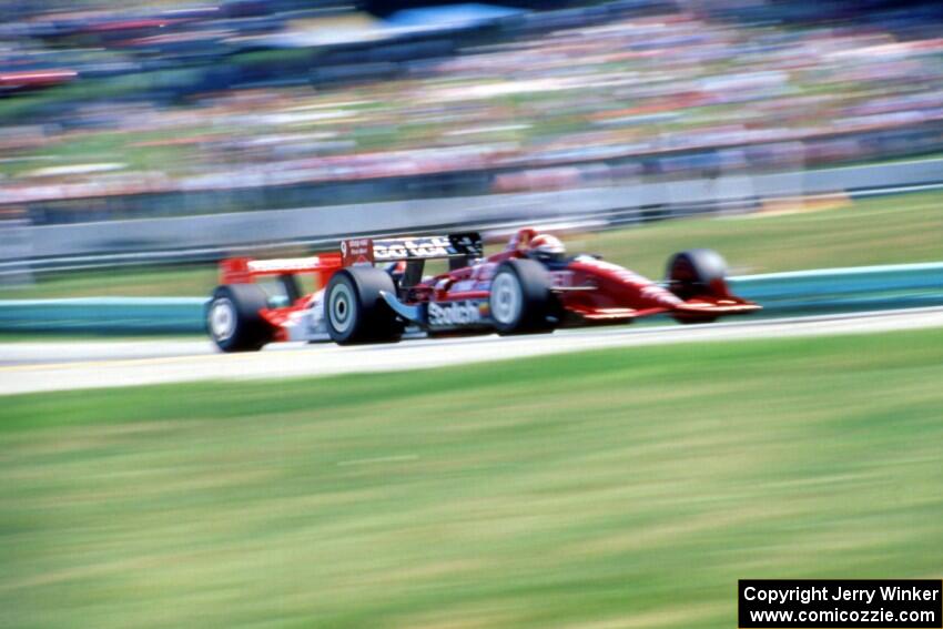 Eddie Cheever's Lola T-92/00/Ford Cosworth XB and Paul Tracy's Penske PC-21/Chevy