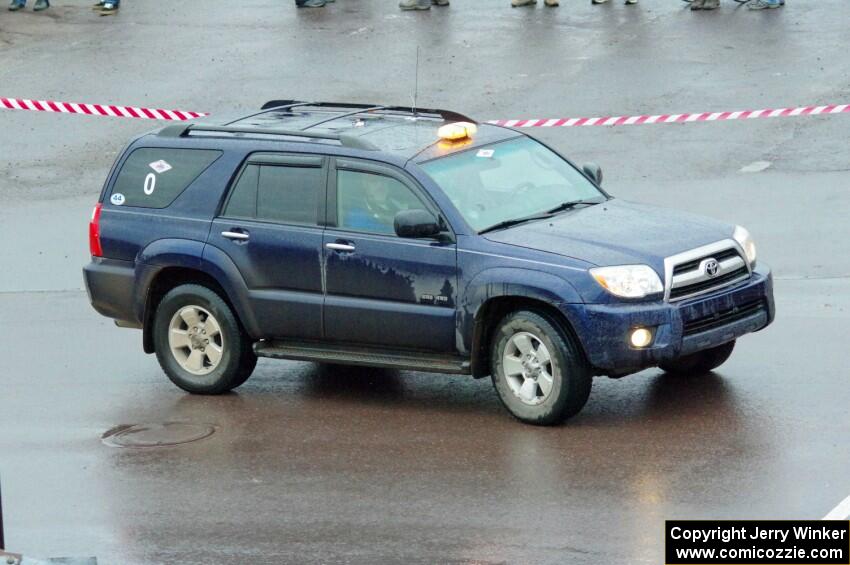 A Toyota 4Runner does a pre-check of SS15, Lakeshore Drive.