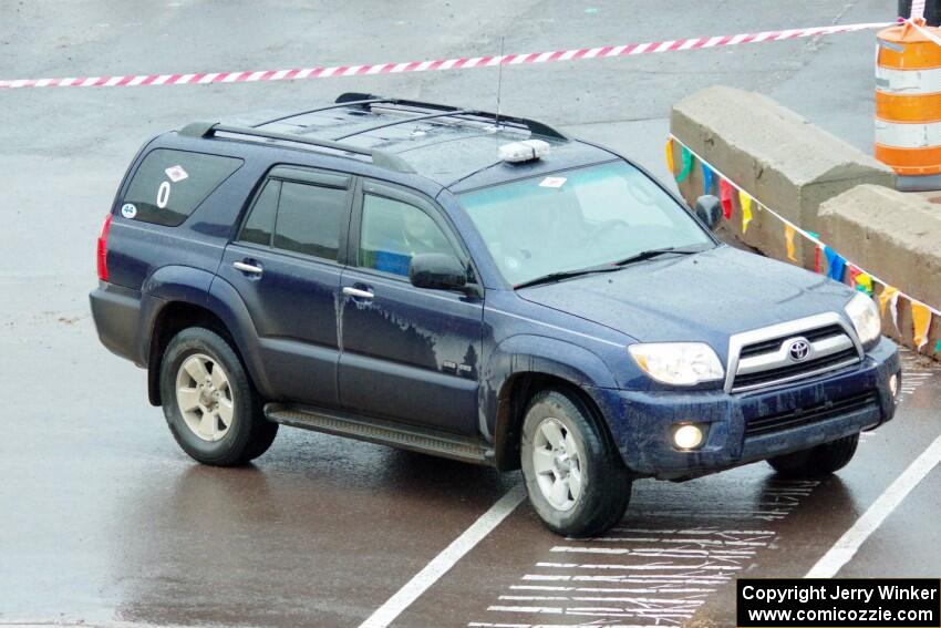 A Toyota 4Runner does a pre-check of SS15, Lakeshore Drive.