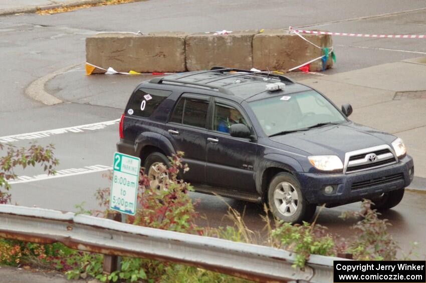 A Toyota 4Runner does a pre-check of SS15, Lakeshore Drive.