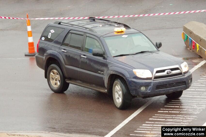 A Toyota 4Runner does a pre-check of SS15, Lakeshore Drive.