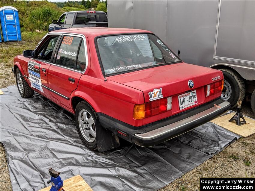 Gabe Jacobsohn / Zach Pfeil BMW 325e before the start of the event.