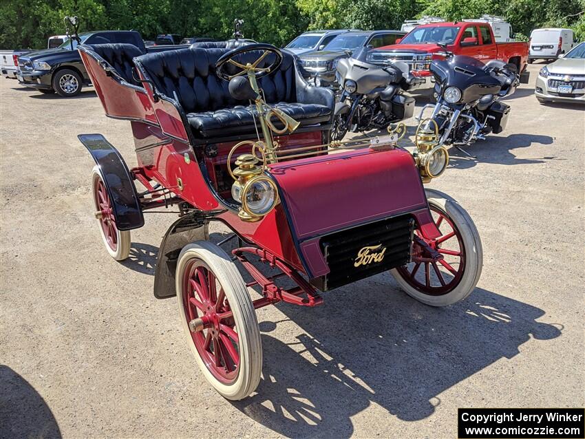 Rick Lindner's 1903 Ford