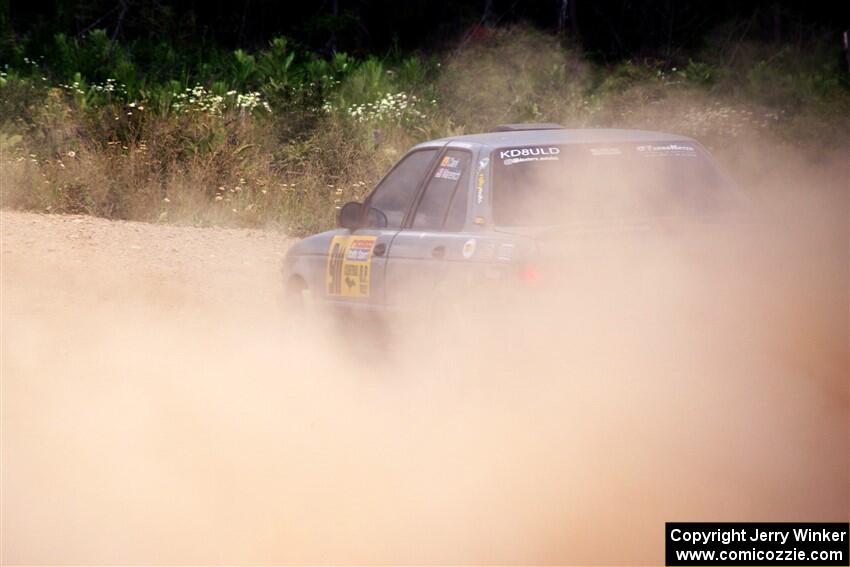 Dexter Clark / William Marenich Nissan Sentra SE-R on SS4, J5 South.